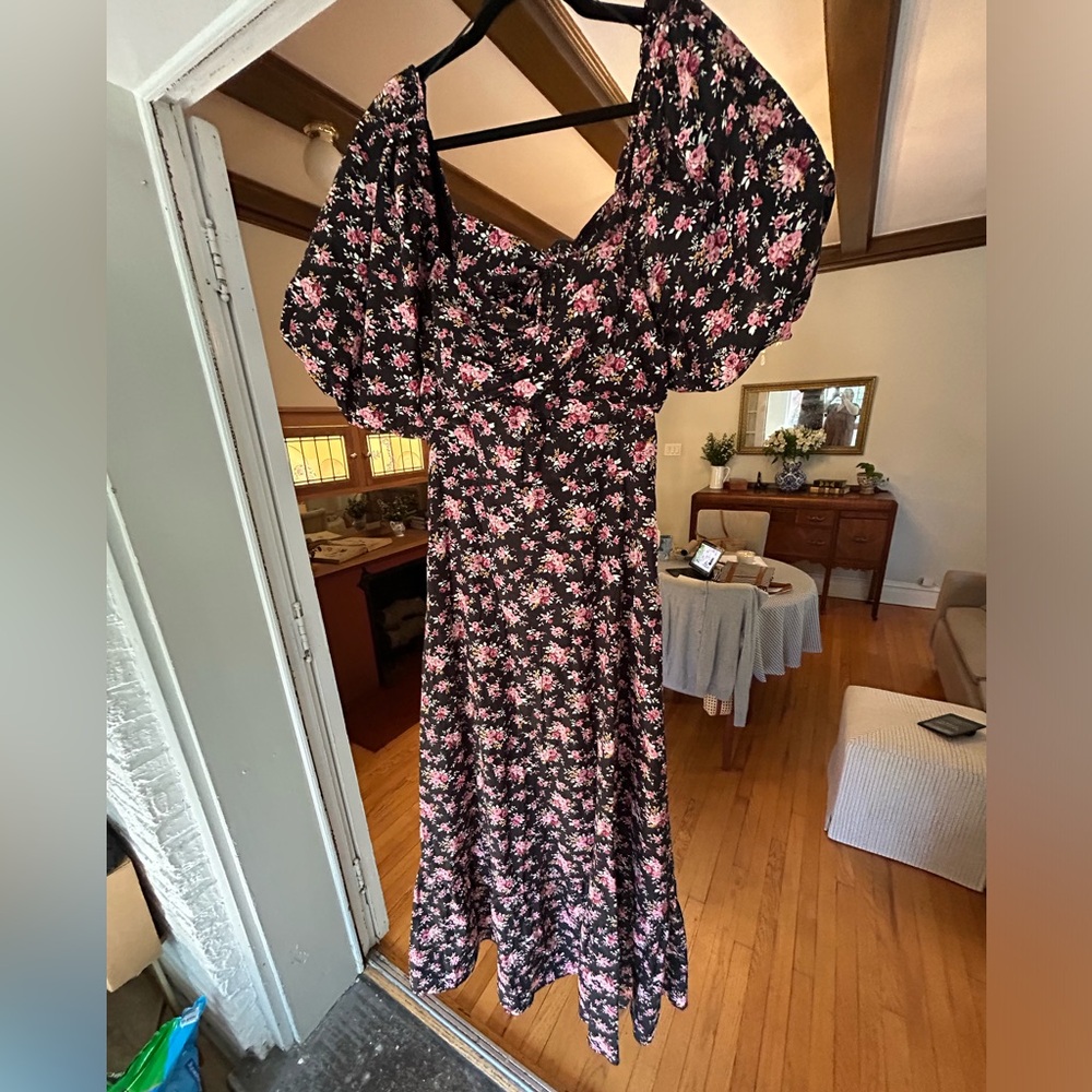 Backless puff sleeve dress